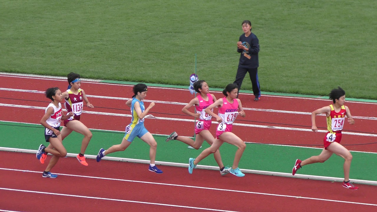 18 中学通信陸上 秋田県大会 女子800m 決勝tr1組 Youtube