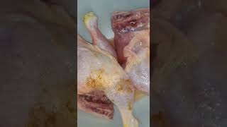 افخاذ الدجاج المشوي بالفرن بتتبيلة سهلة ولذيذه