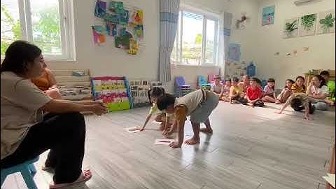 Tiếng Anh Giao Tiếp Phan Thiết: Jason and Quinnie practice talking about School Objects