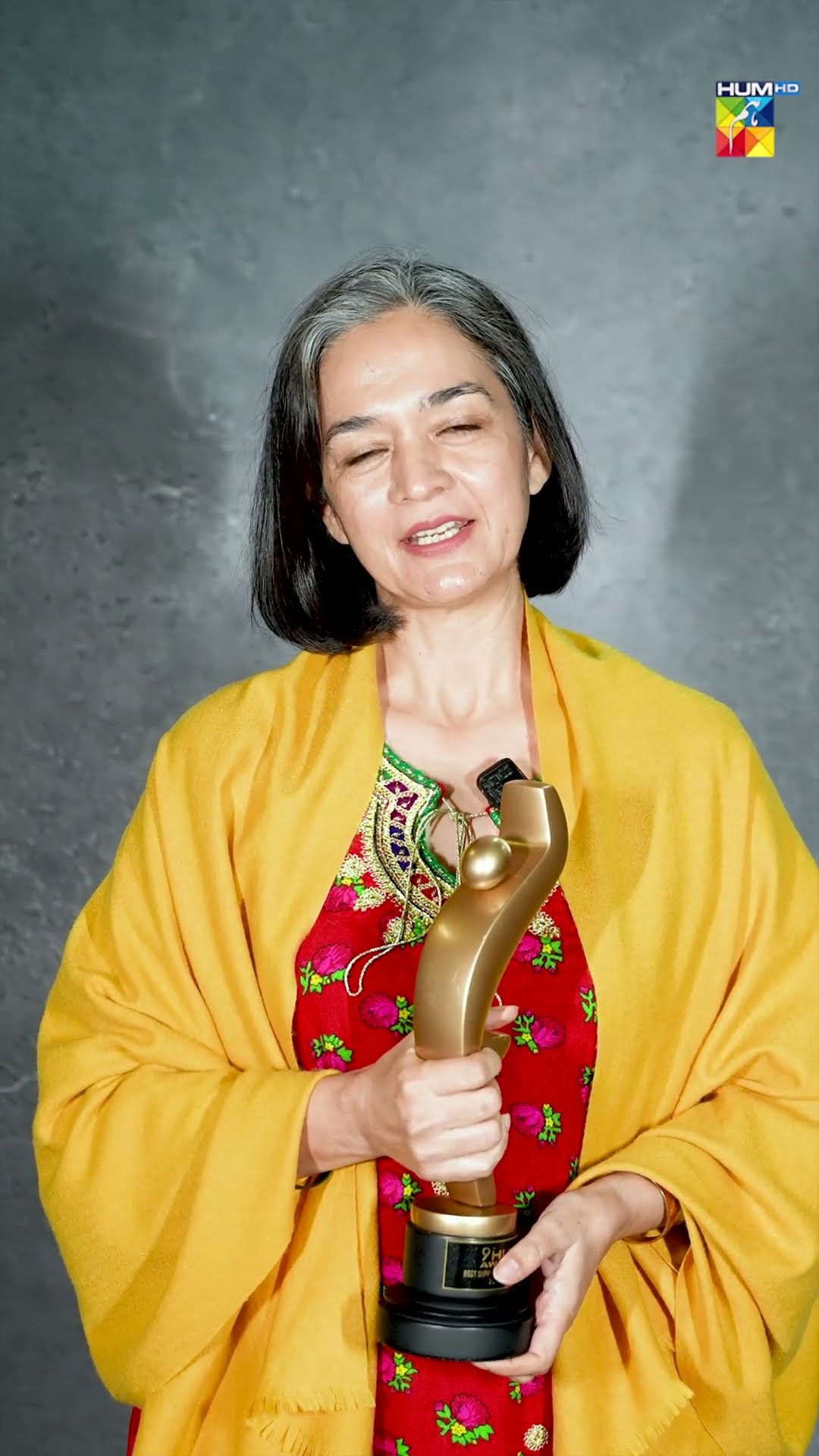 ? Samiya Mumtaz Shines Bright! ? - Kashmir 9th HUM Awards #humawards2024
