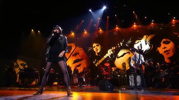 Karen O & Nick Zinner of Yeah Yeah Yeahs - "Vicious" (Lou Reed Tribute) | 2015 Induction