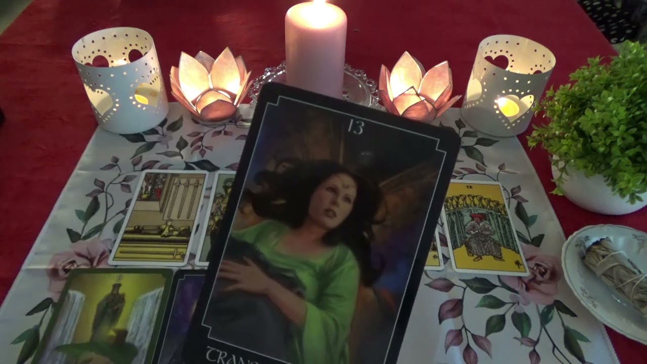 Tarot på svenska 🔮✨(Pick-a-card) Vad tänker, känner din person och kommer den att agera? ✨🔮💘