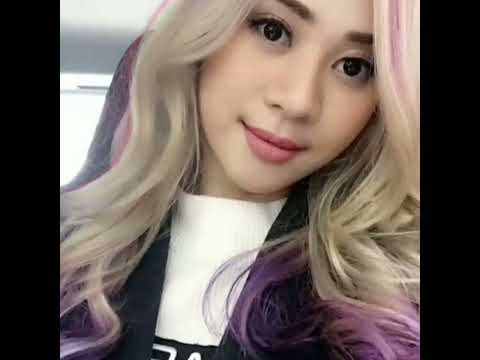 Aurel Valen : Host Cantik