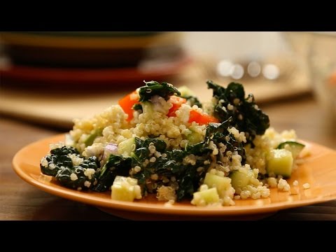 Salada de quinoa com couve