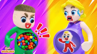 Bebé Finge Estar Embarazada Con Dulces M&amp;M&#39;s - Videos Educativos | Dibujos Animados Para Niños