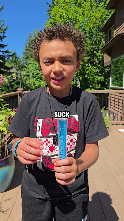 Best ways to eat an otter pop