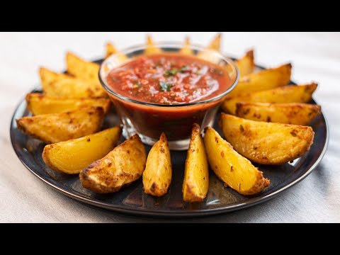 THE BEST CRISPY ROASTED POTATOES RECIPE! Plus delicious tomatoes sauce!