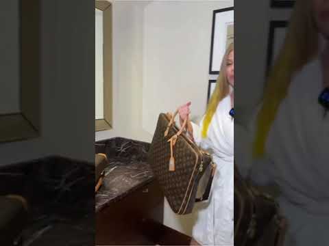 Как миллионеры перевозят одежду! Ютуб канал Victoria Portfolio #shorts #VictoriaPortfolio