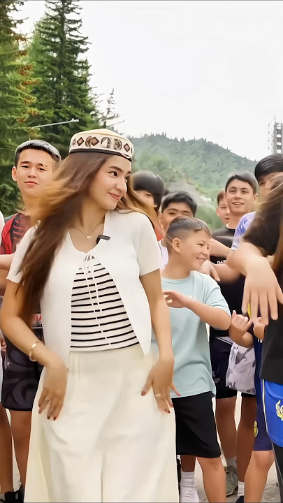 Anushka sen dance with korean 😱 #shorts #anushkasen