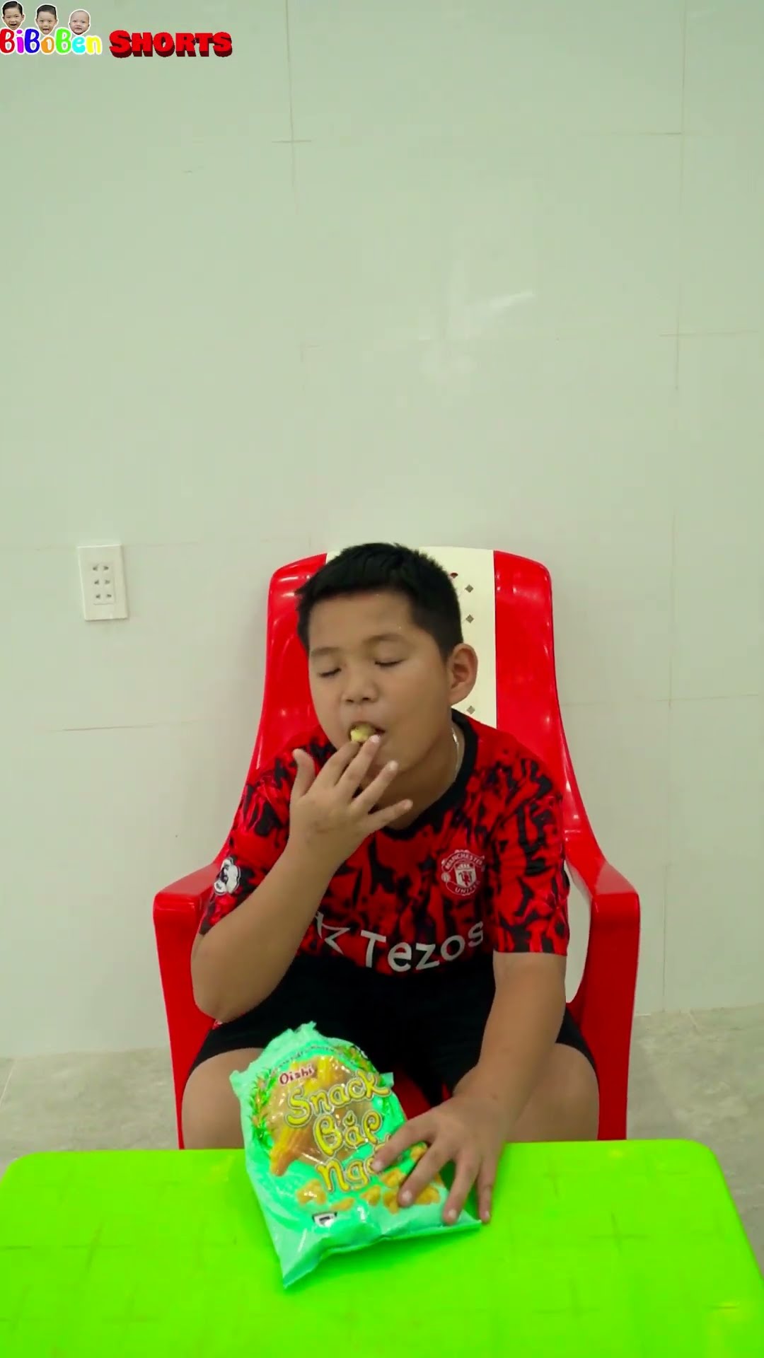Comedy | Anh ấy đã giúp mẹ khỏi bị ướt  #funny #comedy