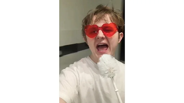 Lewis Capaldi - Someone You Loved (Vertical)