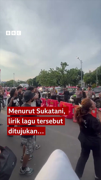 Lagu 'Bayar Bayar Bayar' dinyanyikan di Aksi Kamisan #IndonesiaGelap #shorts