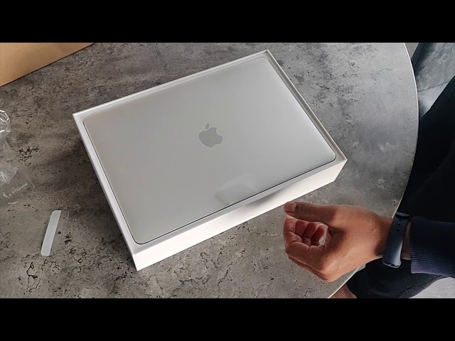 Unboxing Latest APPLE MacBook Pro 13 inch 2019 - 8GB/256GB TouchBar - Silver