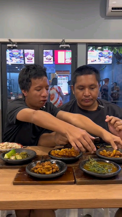 Seporsi kangkung habis sama Ryan #mike #ryan #ryanbabayo #sambalbakar #babayo