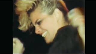 She Past Away - Durdu Dunya (English) Resimi