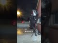 Choca contra un taller en Dallas; sale  del auto y huye | Telemundo 39