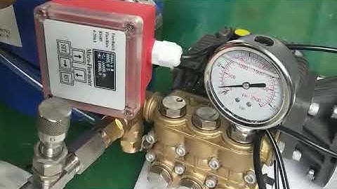 Micro oval gear flow meter