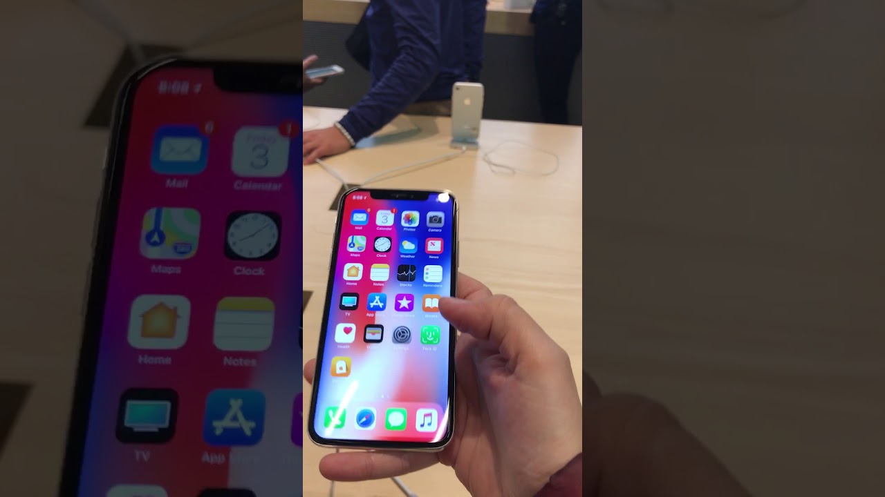iPhone X in Apple Store