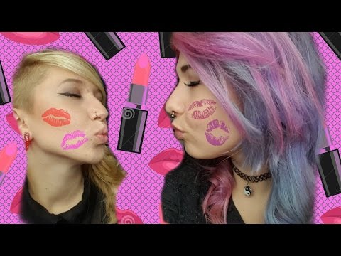 ♡MAKING OUT WITH GIRLS♡