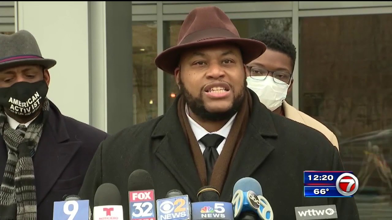 Police release video of botched raid on Chicago woman's home