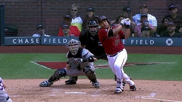 COL@ARI: Tomas sneaks an RBI single into left field
