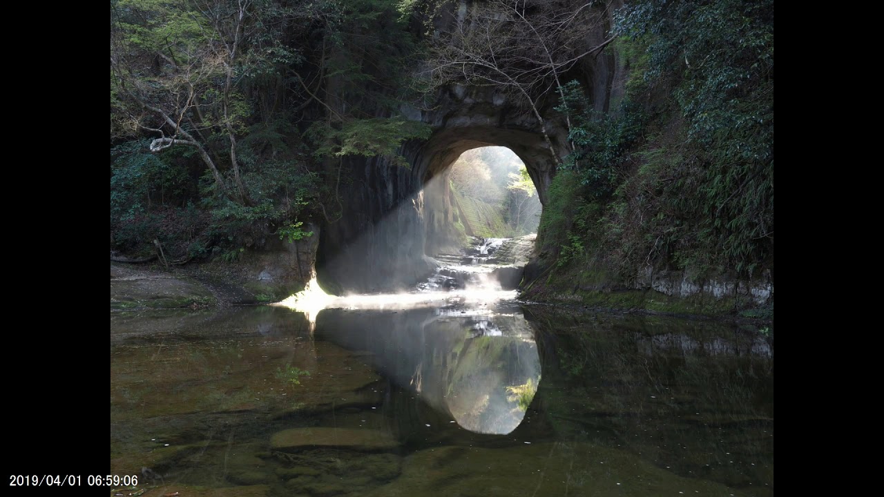 濃溝の滝 亀岩の洞窟 ハート型の光とホタルの撮影時期 房総タウン Com