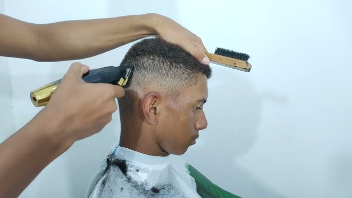 Disfarçado na navalha + risco ✂️💥📏 - Espaço André Ilhéu