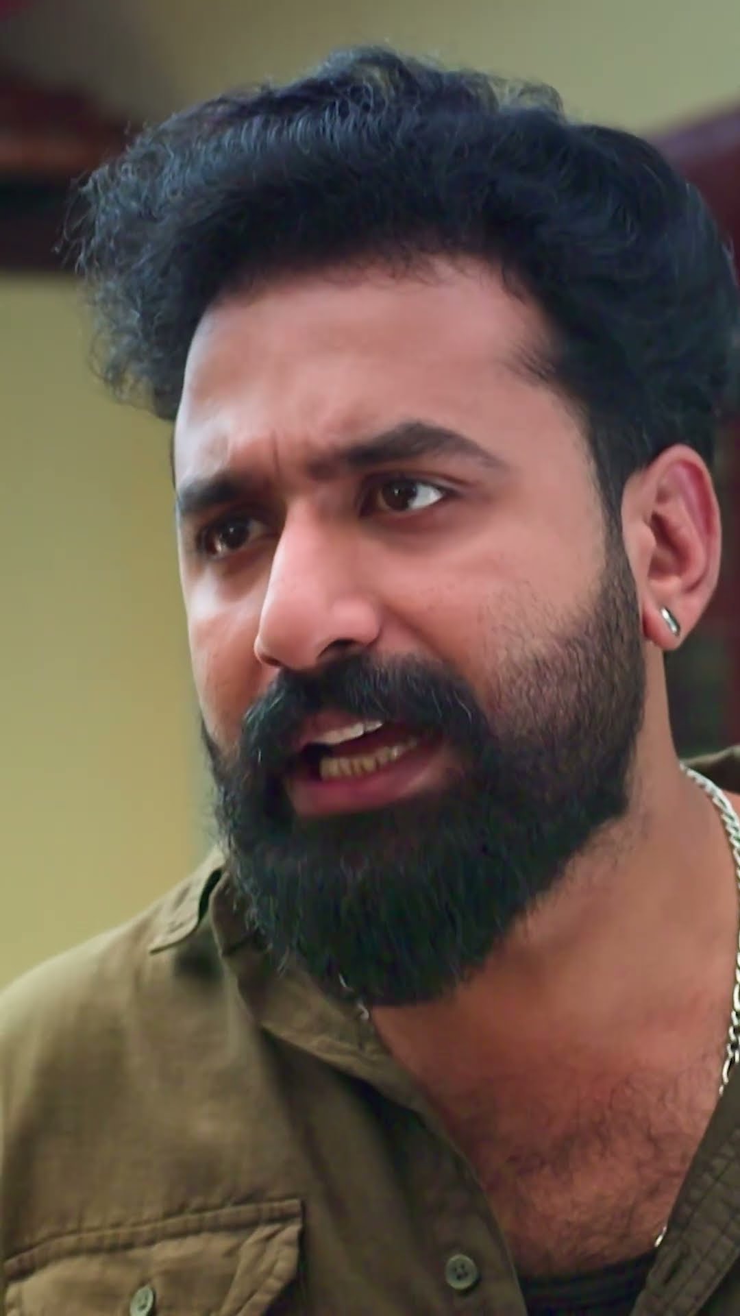 #Pavithram വിക്രമിനെ വിലക്കെടുക്കാൻ അയാളായിട്ടില്ല