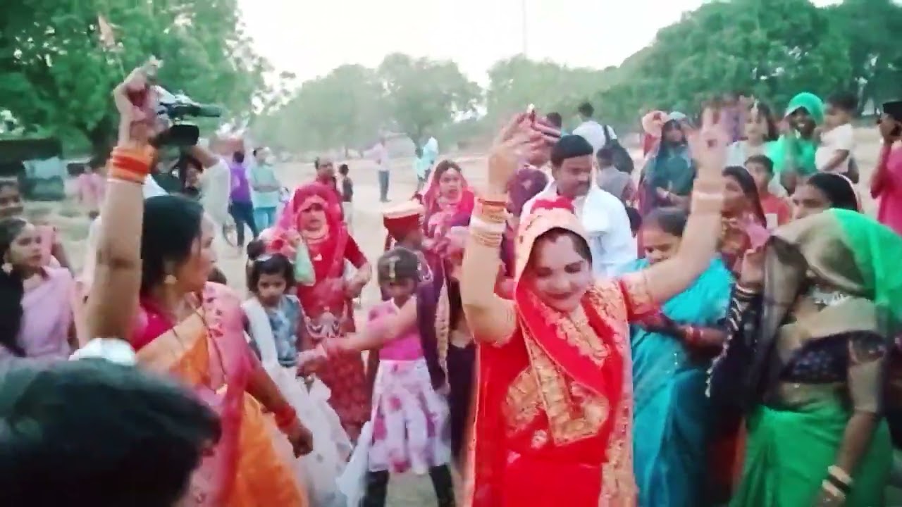 देहाती डांस 👍 गांव की बारात निकलते समय 👍Sonam avadhi lokgeet 🙏❤️❤️👍