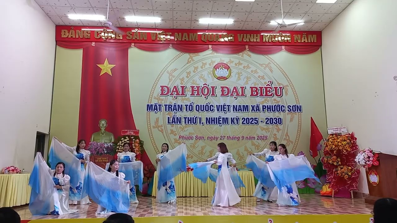 Múa “Viết tiếp câu chuyện hòa bình”