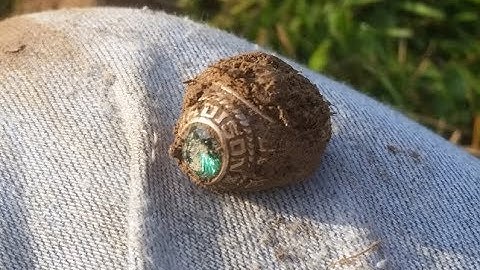 Metal Detecting: Another gold class ring find and return !
