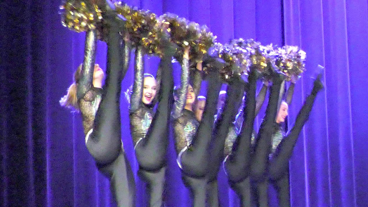 Mażoretki 'APLAUZ' - Marklowice / pompon mini formacja senior / Kuźnia Raciborska 2023