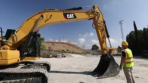 Cat® Next Generation Excavators: Walkaround 320 Size Class