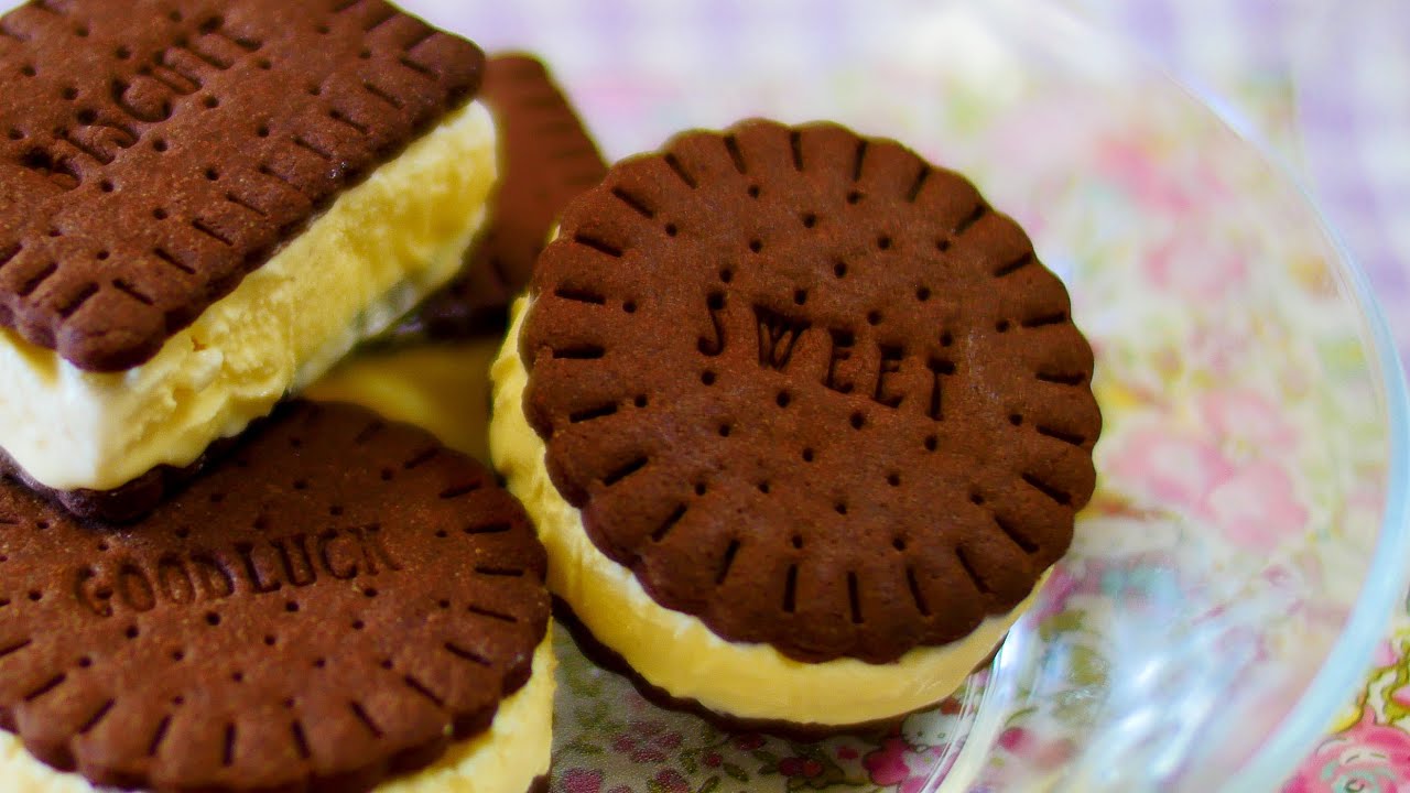 Home Made Cocoa Biscuit Ice Cream Sandwiches アイスクリームサンドココアビスケット | MosoGourmet 妄想グルメ
