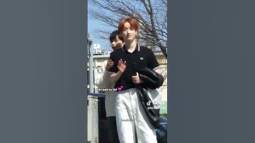 Hyuk à, công bằng lên anh 😀 #bonbin #hanbin #hyuk #tempest