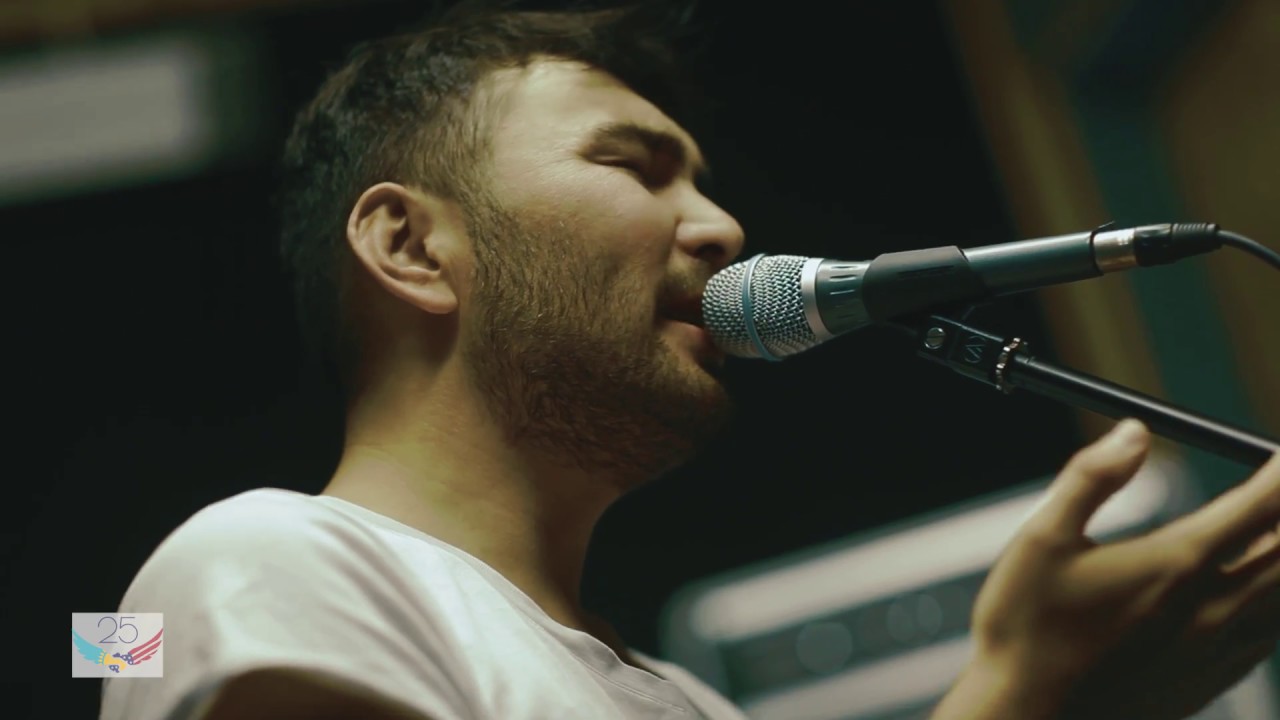 Ата-анасының үйінде жыныстық қатынас Әйгілі лесбиянка порно жұлдыздары