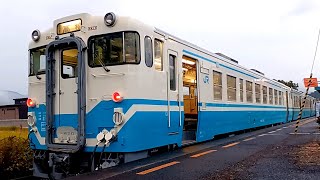 JR四国 高徳線 朝のキハ40-47-40 引田駅で待機中