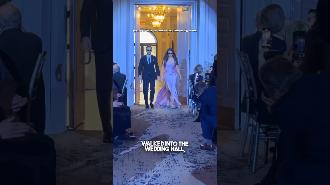 The best wedding entry ever 😮