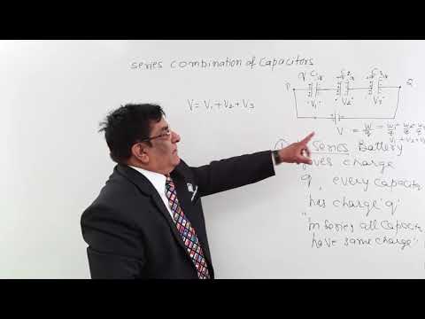 Series Combination of Capacitors