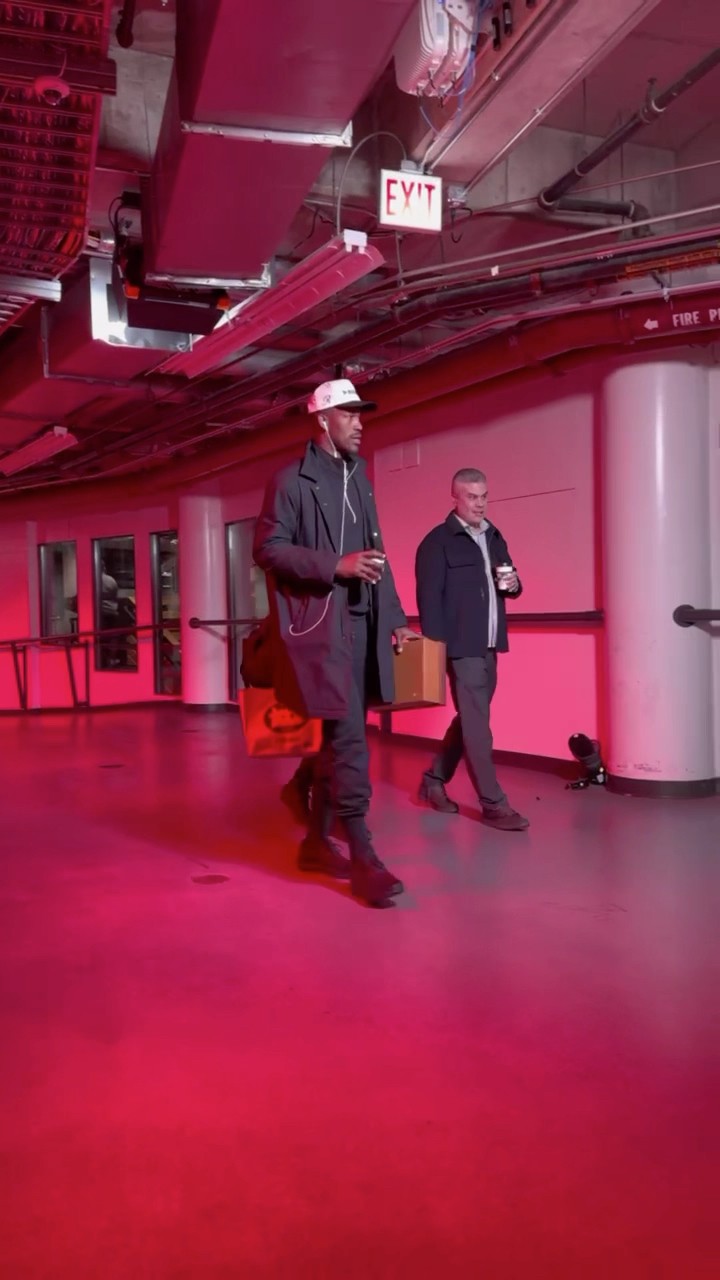 Jimmy arrives for his debut in Golden State ?