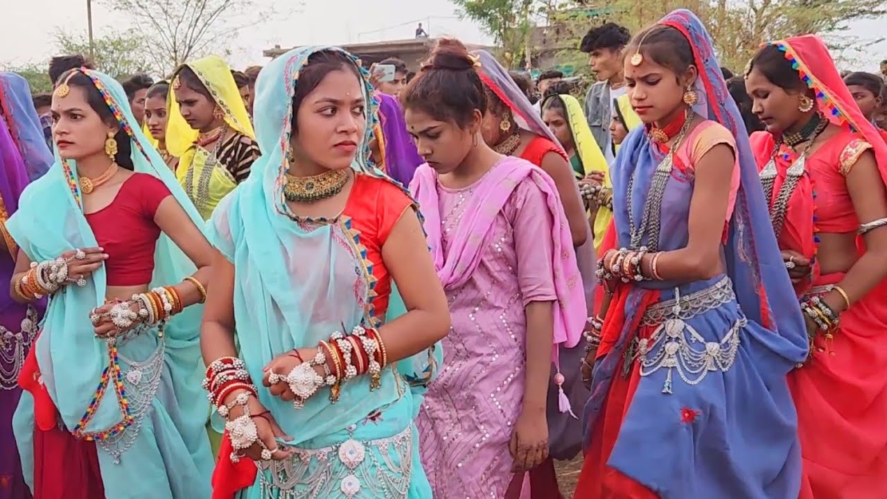 छाती चिनारी दव | Chhati Chinari Dav | Sanjay Mandloi | Girls Aadivasi Dance Video 2023