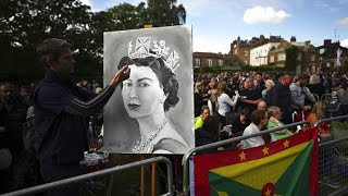 Entre émotion et fierté, les Britanniques ont dit adieu à leur reine