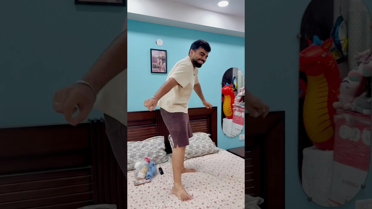 Gaurav ko mila magical button #gauravaroravlogs #youtubeshorts #shorts