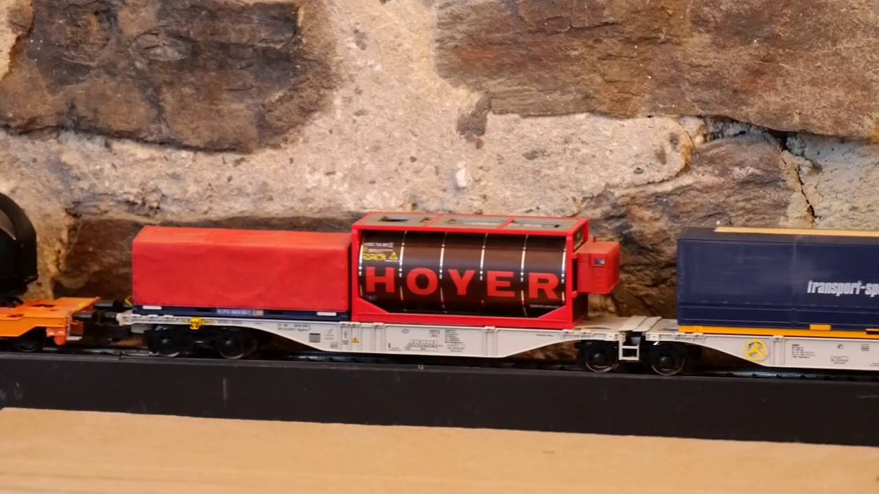 KLV-Ladeeinheiten auf einem Zug der HUPAC im Modell (Fortsetzung)