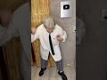 Стильный танец от мамы, который никто не повторит😍😜💃 Мама уже 50 лет, не была на дискотеке☺️