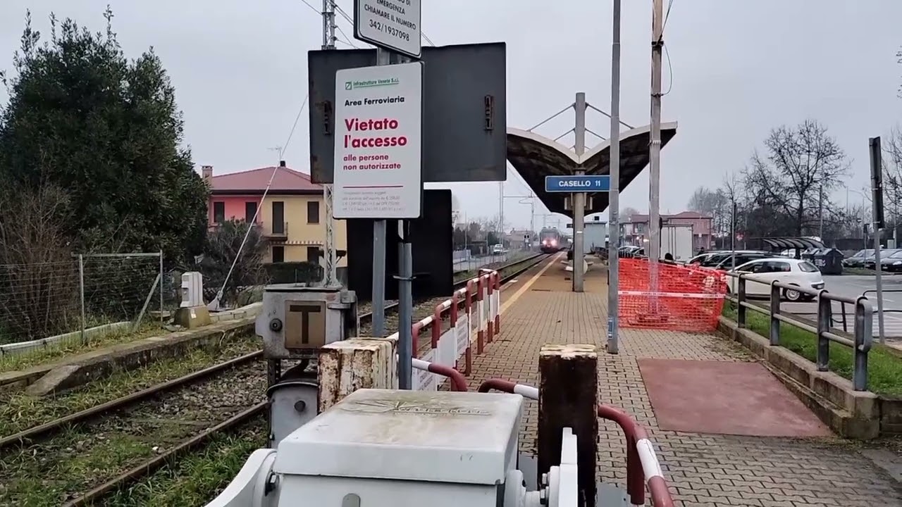 passaggio a livello casello 11 del giorno 18)12)25 nuova linea 