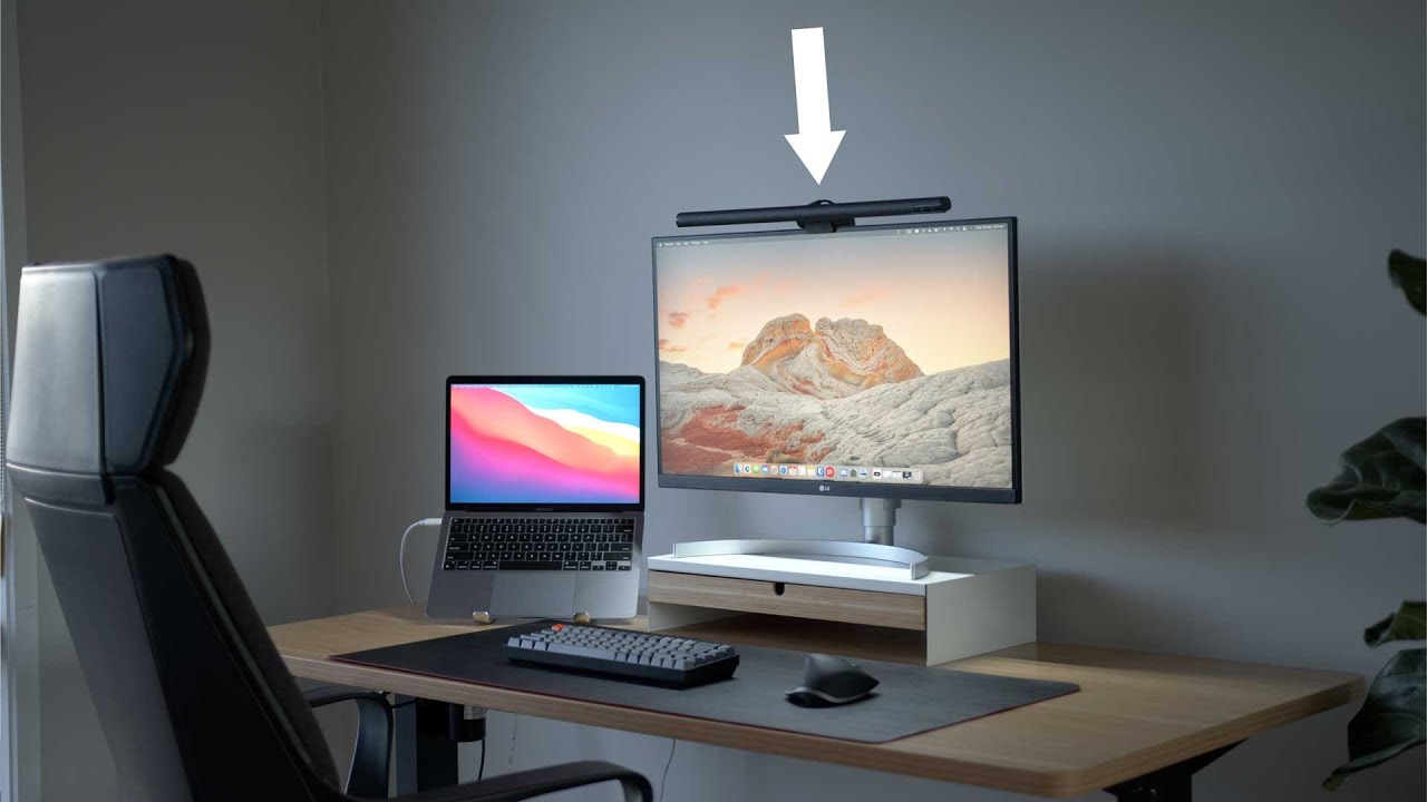 Why You Need a Monitor Screen Light for your Desk Setup 