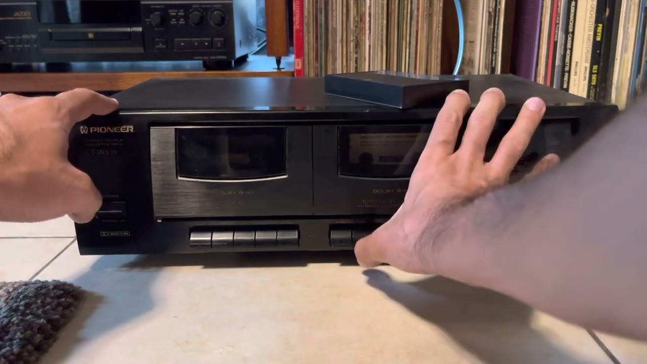 Pioneer CT-W103 stereo double cassette deck