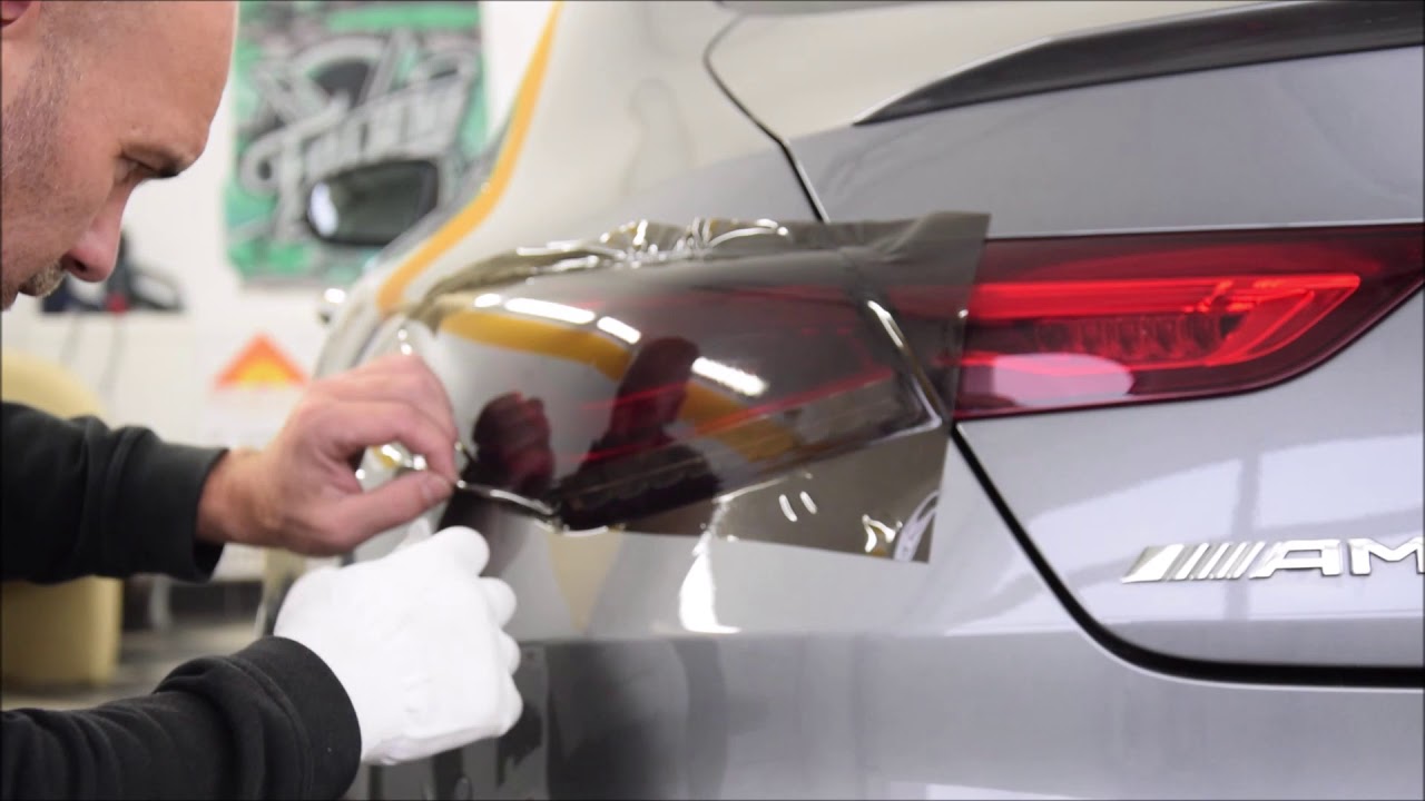 APA S p A  montaż folii na lampy