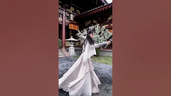 忘月舞劍直拍視頻疑似露出，速來圍觀！ | 花戎 Beauty of Resilience | 鞠婧禕 郭俊辰｜❤︎ 愛奇藝心動劇場 ❤#shorts - 天天要聞